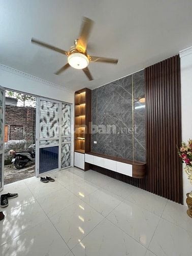 BÁN NHÀ PHỐ LĨNH NAM 30M 2 TẦNG 2,15 TỶ