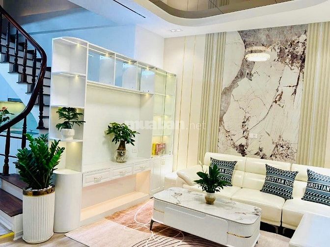 Siêu phẩm ! Hoàng Ngân Thanh Xuân 35 m2 4Tầng , ba gác đỗ cửa ,7.3 tỷ.