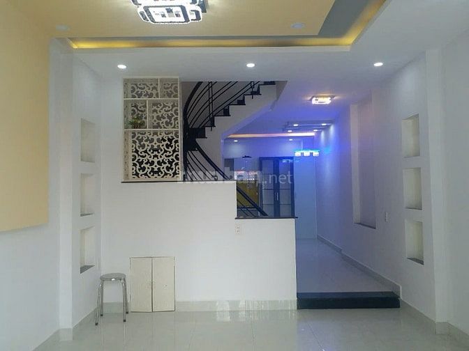 Bán nhà Bình Tân (HXH 6m Lê Văn Quới); 4x10.5m; 2 lầu; sổ hồng; 5,4 tỷ