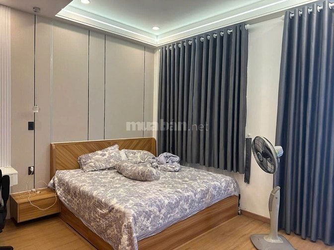 Nhà ngang 5m. Thang máy. Thiết kế Mới hiện đại. Yên tỉnh. Đầy tiện ích
