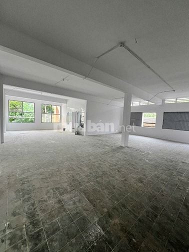 Cho thuê 10.000m2 Văn Phòng + Kho  Quận 10