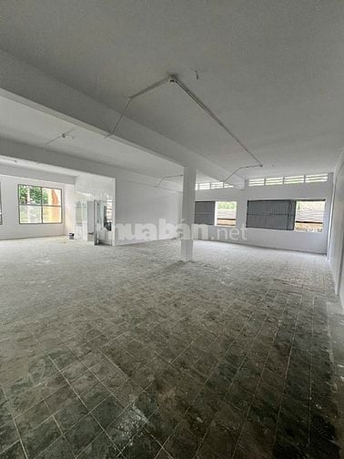 Cho thuê 10.000m2 Văn Phòng + Kho  Quận 10