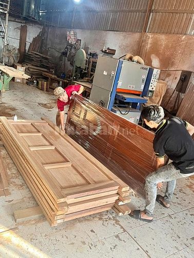 Cty MV decor Q7.TPHCM cần tuyển thợ mộc, thợ sơn Pu có tay nghề 