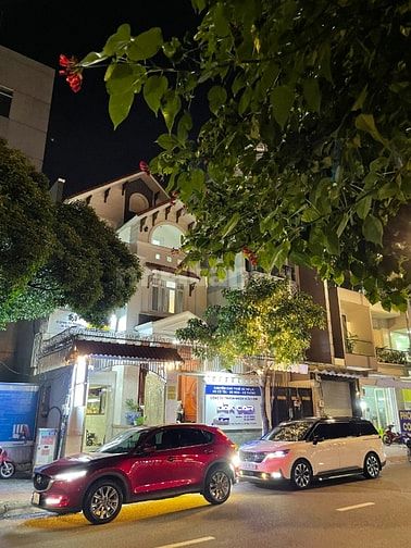 Thuê Xe Ô Tô Tự Lái TP.HCM - Giao Xe Miễn Phí, Không Giới Hạn KM