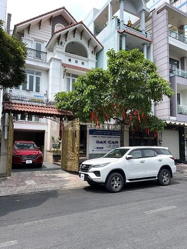 Thuê Xe Ô Tô Tự Lái TP.HCM - Giao Xe Miễn Phí, Không Giới Hạn KM