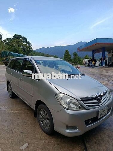 Toyota Innova 2008 J - 686868 km