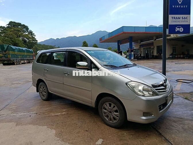 Toyota Innova 2008 J - 686868 km