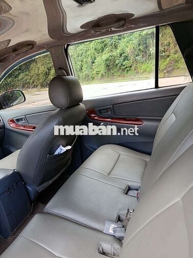 Toyota Innova 2008 J - 686868 km
