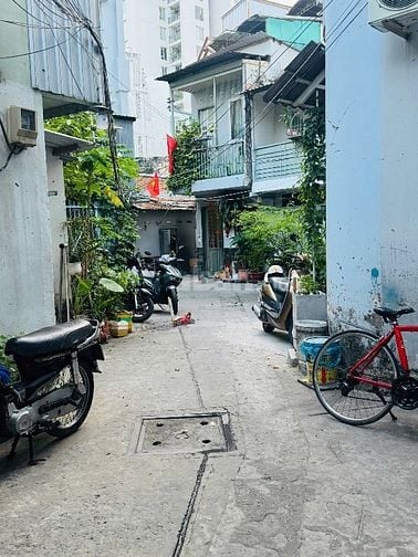 Nhà mới Hẻm 3,3m Trần Quang Khải,3Tầng,3PN,Nở Hậu, gần trường học,cty