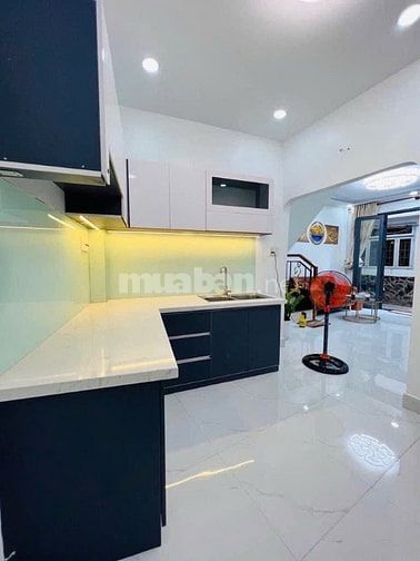 Nhà mới Hẻm 3,3m Trần Quang Khải,3Tầng,3PN,Nở Hậu, gần trường học,cty