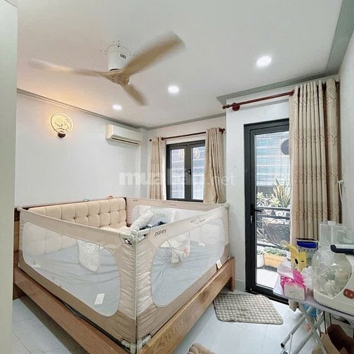 Nhà mới Hẻm 3,3m Trần Quang Khải,3Tầng,3PN,Nở Hậu, gần trường học,cty