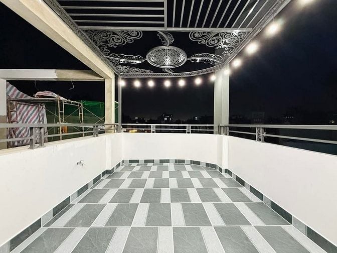 Bán nhà mới full nội thất 1 trệt 3L gần công viên Làng Hoa