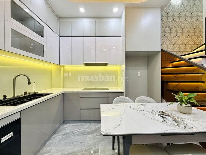Bán nhà mới full nội thất 1 trệt 3L gần công viên Làng Hoa