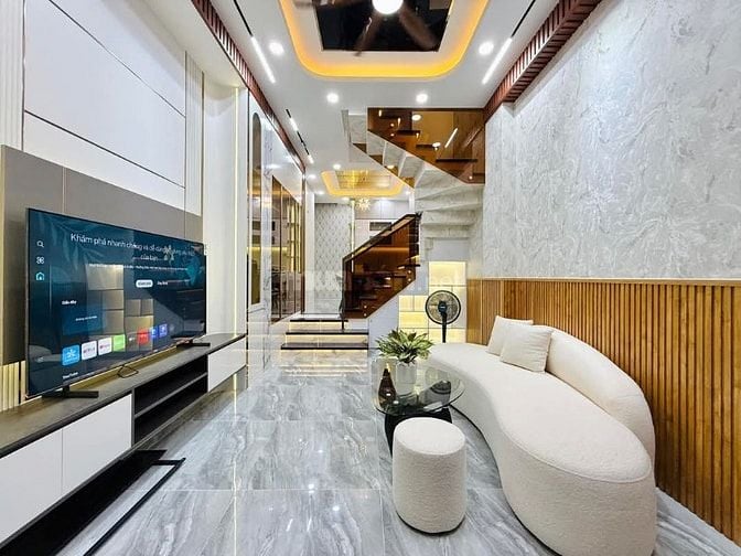 Bán nhà mới full nội thất 1 trệt 3L gần công viên Làng Hoa