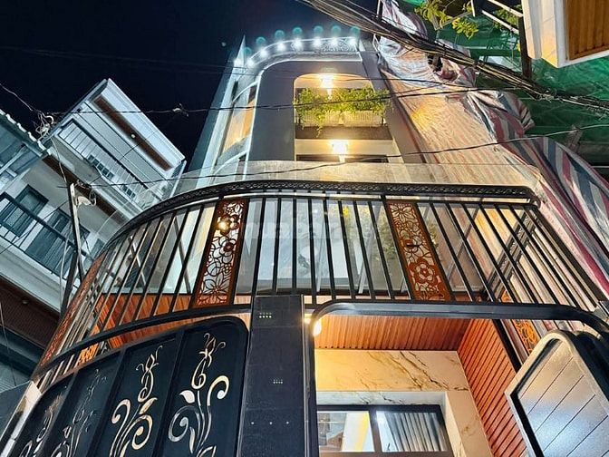 Bán nhà mới full nội thất 1 trệt 3L gần công viên Làng Hoa