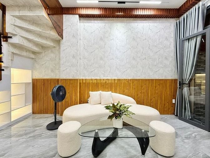 Bán nhà mới full nội thất 1 trệt 3L gần công viên Làng Hoa
