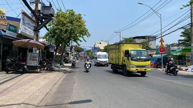 Bán tòa nhà mặt tiền đường Đặng Văn Bi gần chợ Thủ Đức (200m2) 49 tỷ