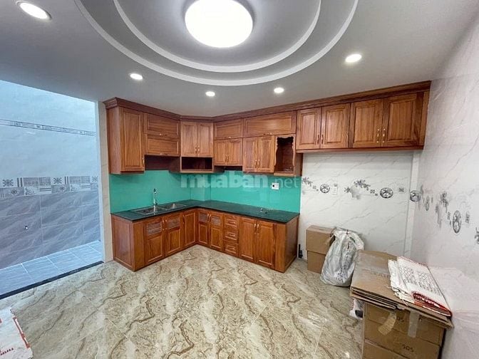 Nhà có thang máy 5.5 tấm 4x19 hẻm 1 sẹc HƯƠNG LỘ 2