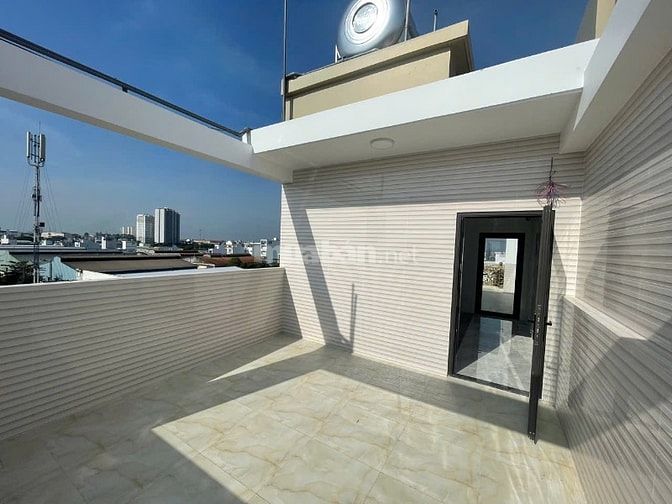 Nhà có thang máy 5.5 tấm 4x19 hẻm 1 sẹc HƯƠNG LỘ 2
