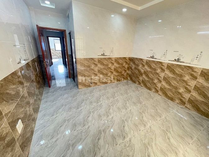 Nhà có thang máy 5.5 tấm 4x19 hẻm 1 sẹc HƯƠNG LỘ 2