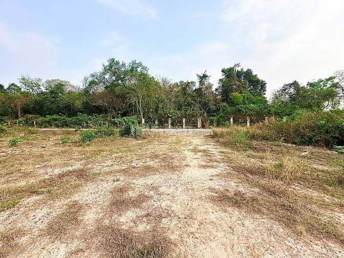 2200m2 có 5m2 thổ cư. Đường nhựa. Gần KCN. Giá 1,65 tỷ 