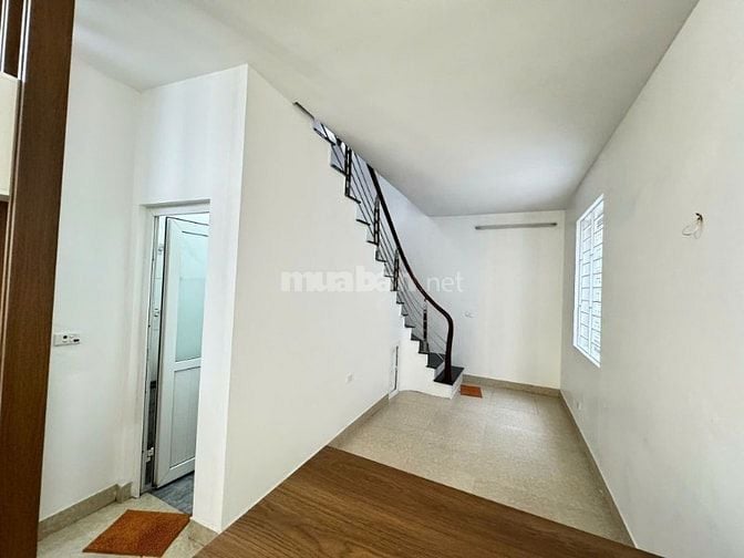 Bán gấp nhà mặt phố Mỹ Đình 8 tỷ, 4 tầng, 5 ngủ, chính chủ