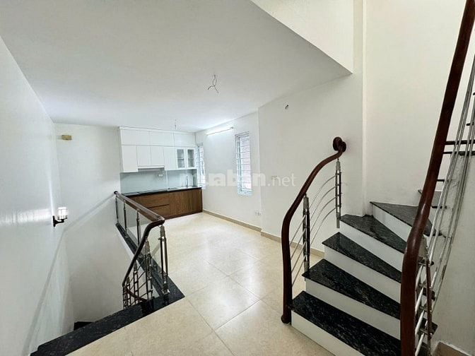 Bán gấp nhà mặt phố Mỹ Đình 8 tỷ, 4 tầng, 5 ngủ, chính chủ
