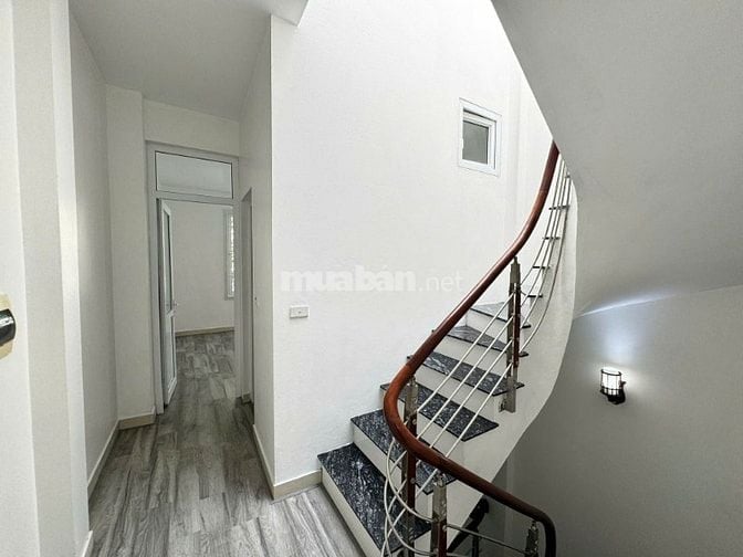 Bán gấp nhà mặt phố Mỹ Đình 8 tỷ, 4 tầng, 5 ngủ, chính chủ