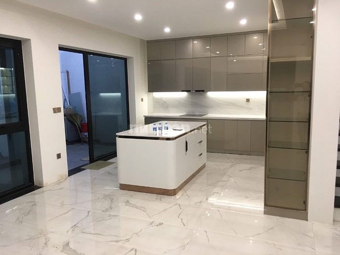 Cho thuê biệt thự mới xây xong KĐT Linh Đàm:220m2, 4 tầng,60tr