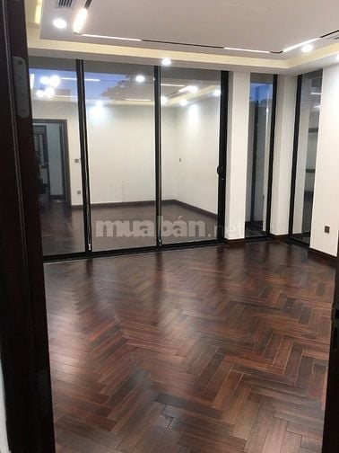 Cho thuê biệt thự mới xây xong KĐT Linh Đàm:220m2, 4 tầng,60tr