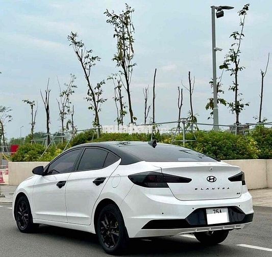 Hyundai Elantra 2019 1.6 MT