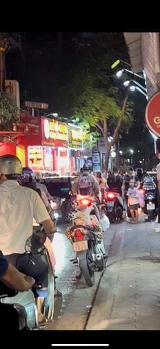 Cho thuê cửa hàng mặt phố Hoàng Ngọc Phách Đống Đa Hà Nội 