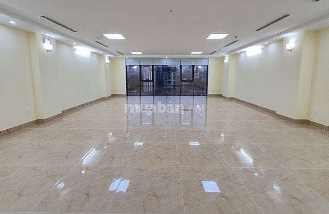 Cho thuê tòa nhà mặt phố Trần Vỹ: 80m2, 1 hầm, 7 tầng