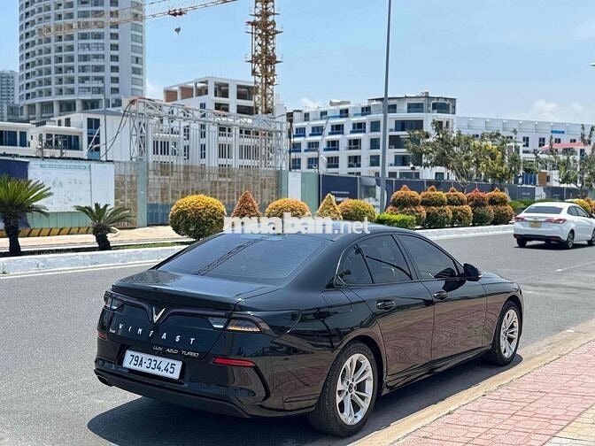 VinFast Lux A2.0 2021 2.0 AT - 24000 km