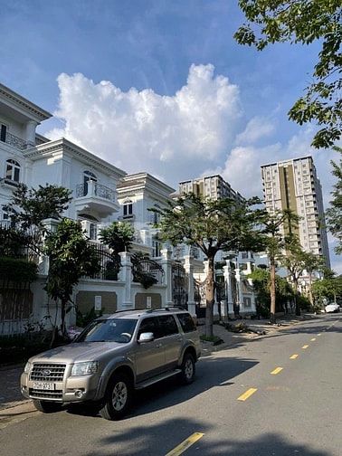 Cặp Bt đơn lập Kdc Cityland Q7 370m2 view sông,Full Nt,thang máy, Giá
