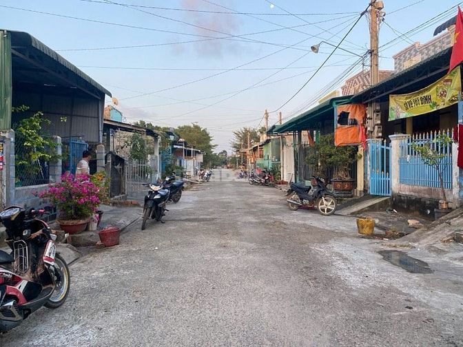 Siêu Phẩm Căn Nhà Sát Biển Giá Rẻ 5x15(75m2) Tân Phước