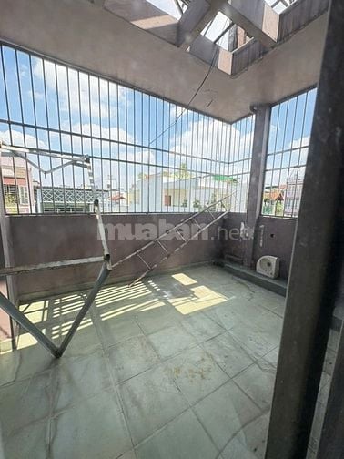 Cho thuê nhà nguyên căn 2MT trước sau 337 Minh Phung P.2 Quận 11