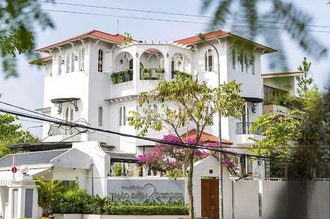 Bán siêu biệt thự 600m2 đất - đường Hoàng Việt, Tân Bình