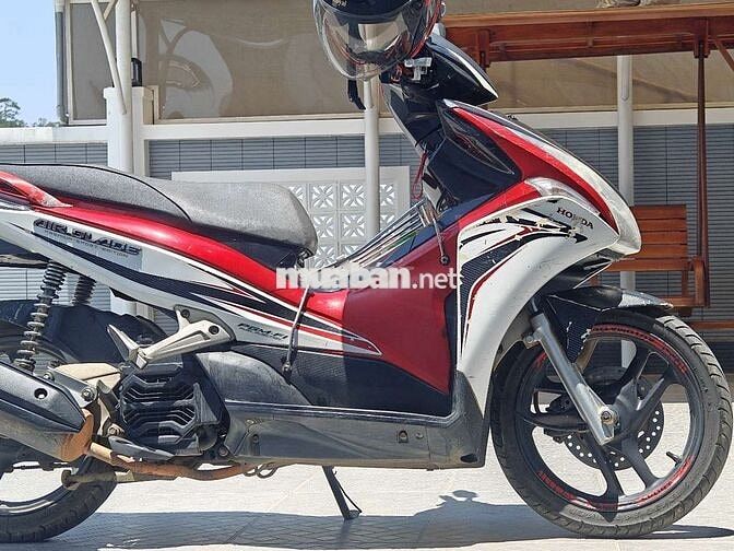 Honda AIRBALDE 2012 bản Sport Trắng Đỏ tại Đà Lạt