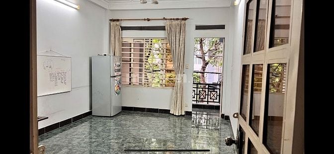 Cho thuê nhà nguyên căn, 1 trệt 2 lầu, 2 mặt tiền đường, dt 4x15 ngay 