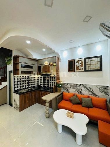 Bán nhà 3 tầng ngay Nguyễn Kiệm - 35m2 - Hẻm thông - Nhỉnh 4 tỷ