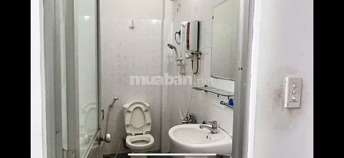 Cho thuê nhà nguyên căn, 1 trệt 2 lầu, 2 mặt tiền đường, dt 4x15 ngay 