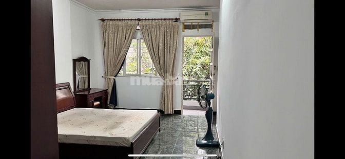 Cho thuê nhà nguyên căn, 1 trệt 2 lầu, 2 mặt tiền đường, dt 4x15 ngay 