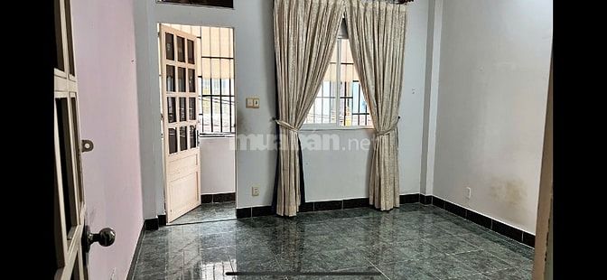 Cho thuê nhà nguyên căn, 1 trệt 2 lầu, 2 mặt tiền đường, dt 4x15 ngay 