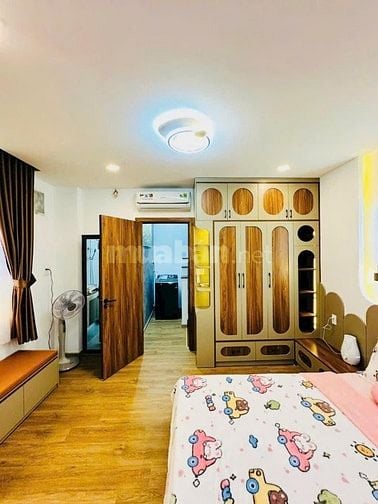 Bán nhà 3 tầng ngay Nguyễn Kiệm - 35m2 - Hẻm thông - Nhỉnh 4 tỷ