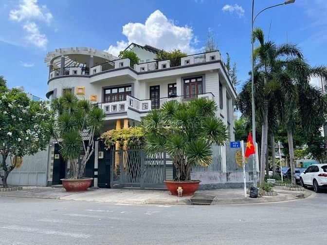 Chính chủ cho thuê Biệt thự rộng 500m Phú Mỹ Q7 giá 80triệu nhà đẹp