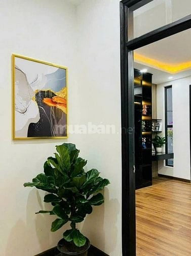Cần Bán gấp nhà  Cầu Giấy– 5 tầng, Mặt tiền 5.8 m2, giá nhỉnh 9 tỷ
