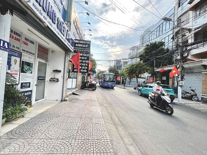 Bán nhà Mặt tiền Nguyễn Huy Lượng p14 Bình Thạnh.DT 3.8x14m.Giá 5.5 tỷ