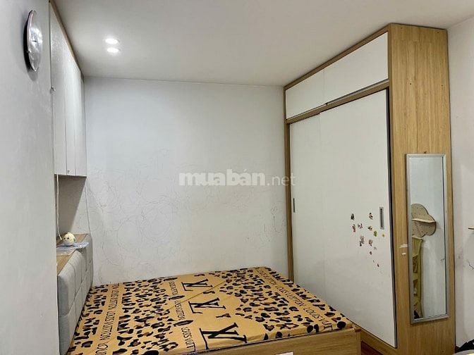 Chính chủ cho thuê căn hộ 176 Định Công 2PN full nội thất vào ở ngay