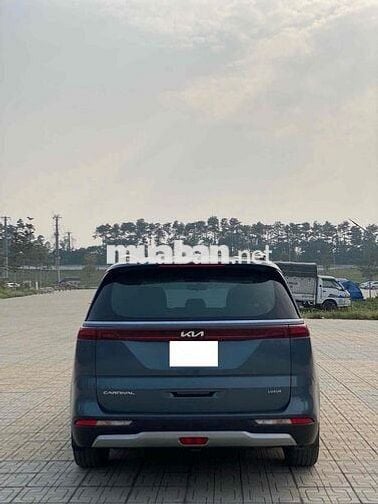 Kia Carnival 2022 2.2D Luxury 8 chỗ - 46000 km